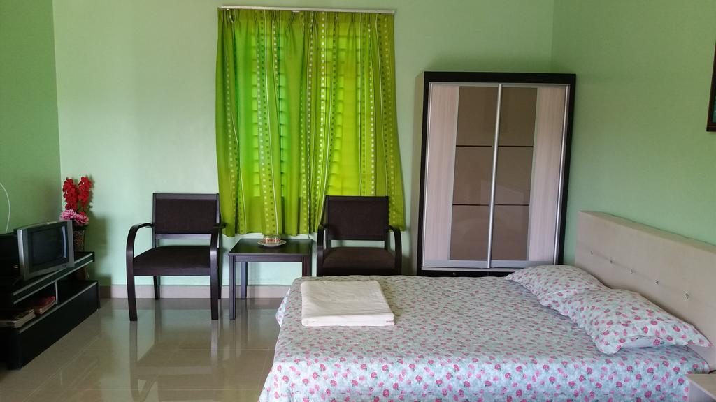 Dhia Irdina Homestay Paya Rewak Kültér fotó