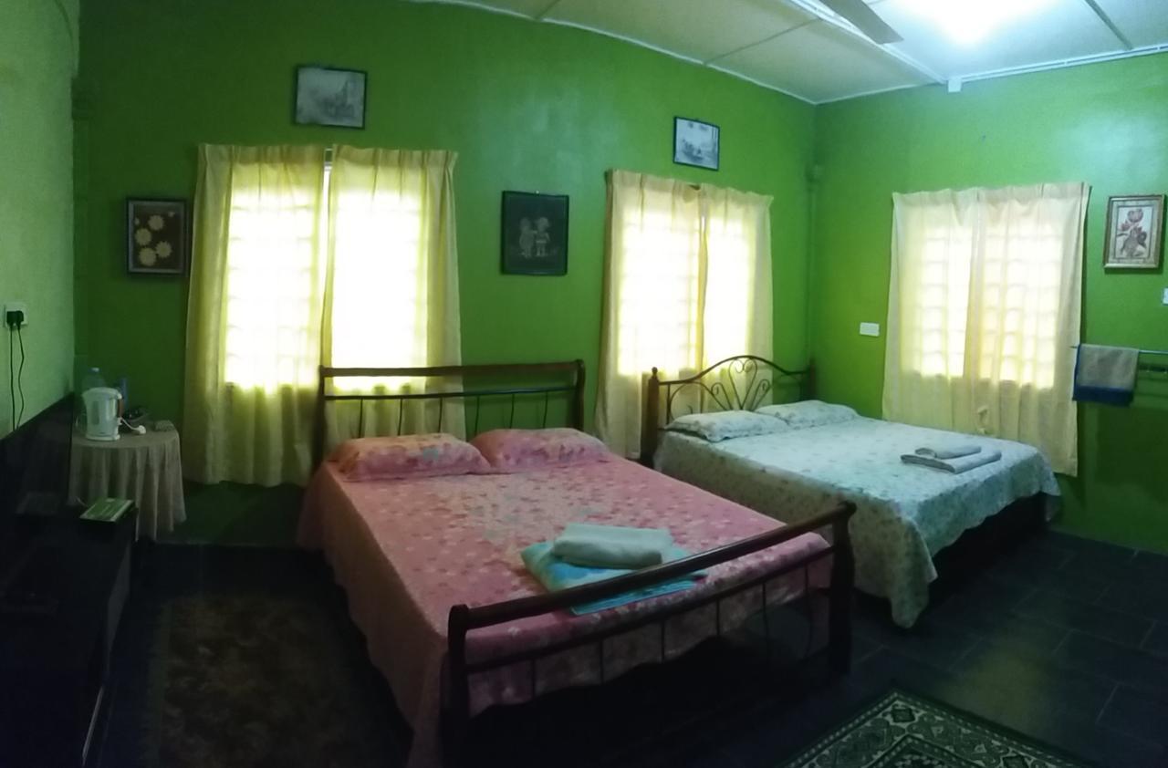 Dhia Irdina Homestay Paya Rewak Kültér fotó