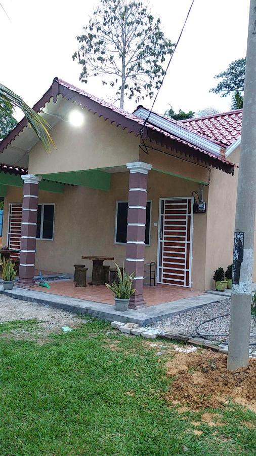 Dhia Irdina Homestay Paya Rewak Kültér fotó