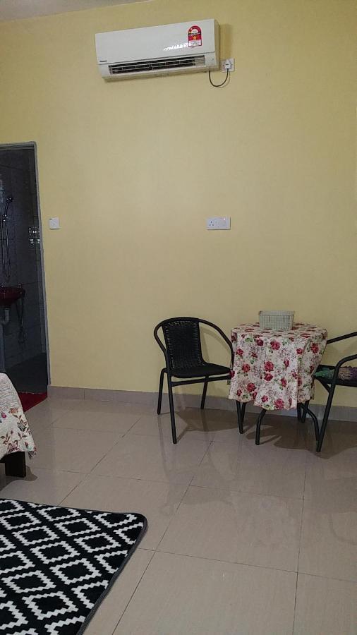 Dhia Irdina Homestay Paya Rewak Kültér fotó